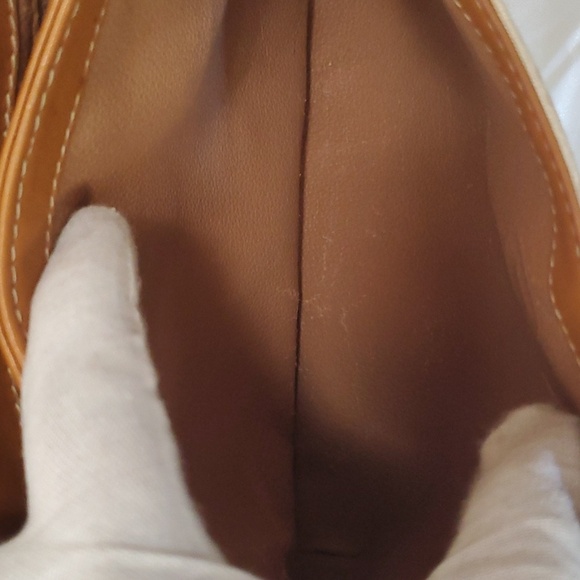 EUC Vintage Gucci Supreme Crossbody - Picture 10 of 10